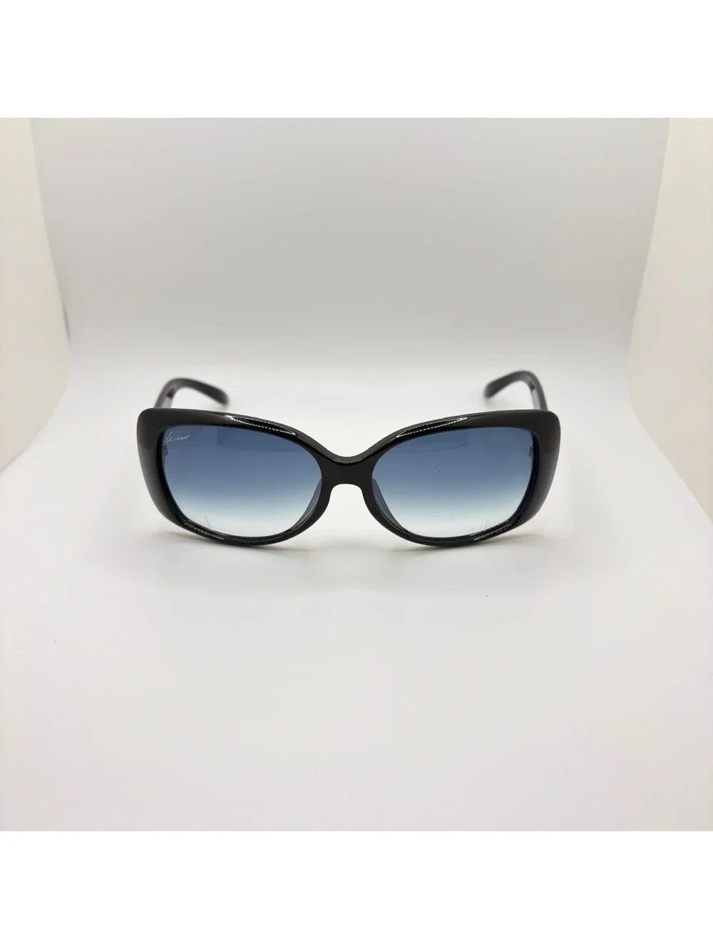 Gucci product pair